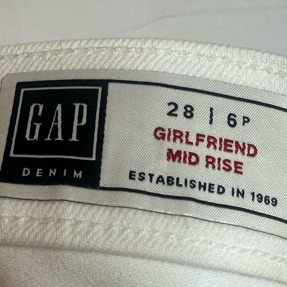 GAP White Girlfriend Mid Rise Jeans Size 6P - Picture 10 of 12
